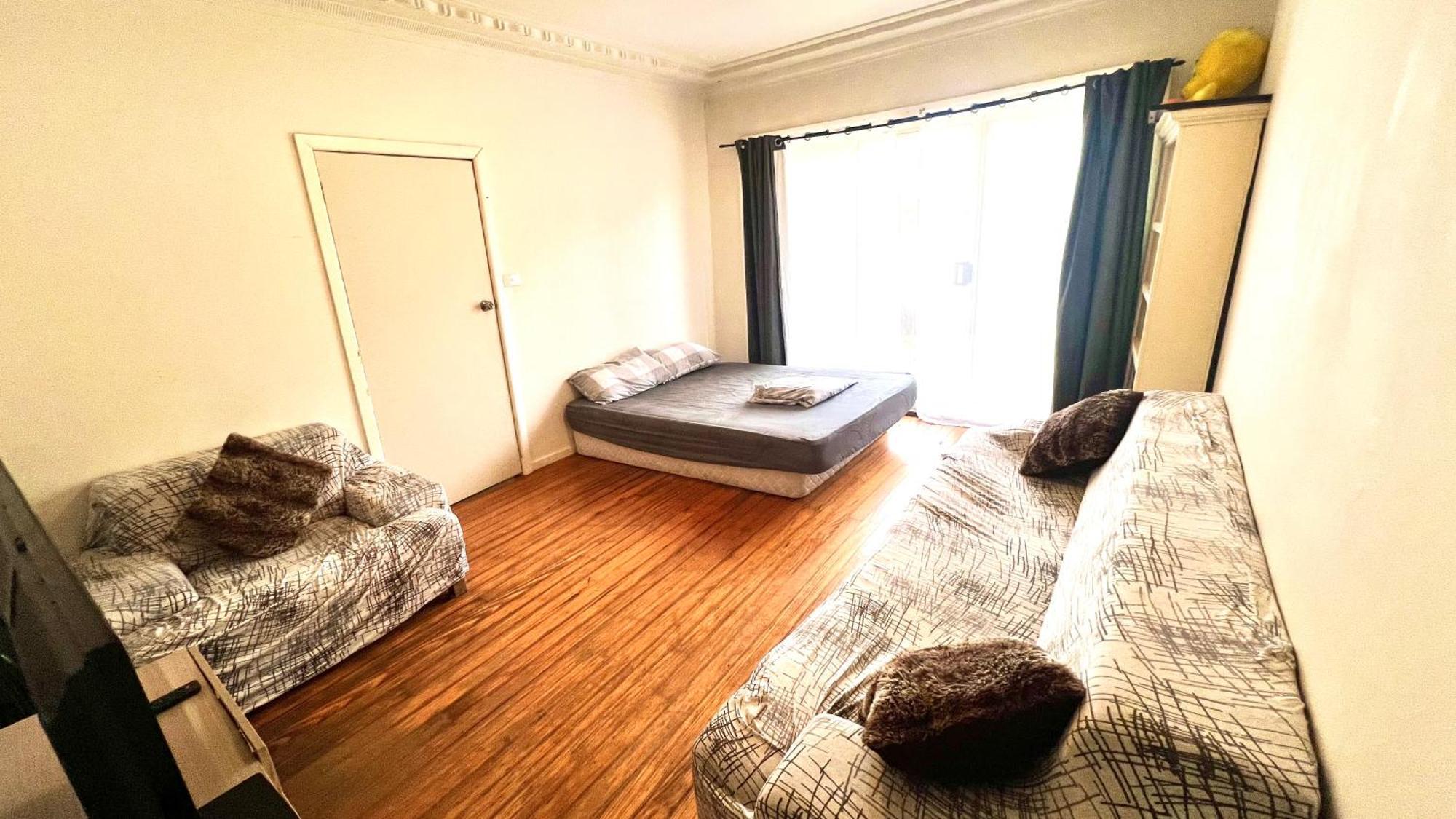 Budget Near Melbourne Airport Homestay St Albans